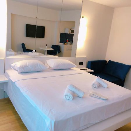 Apart Twin Lola Batumi Exterior foto
